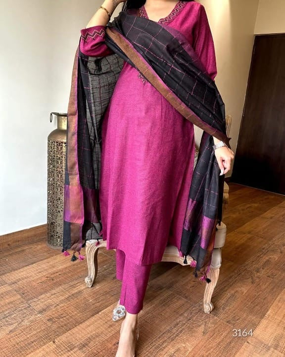 Magenta Pink Embroidered Kurta Set with Charcoal Grid Dupatta