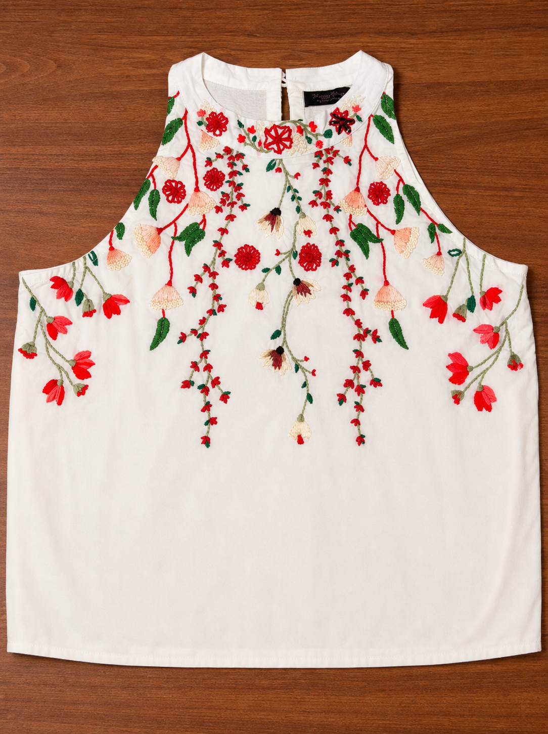 Women’s White Floral Embroidered Sleeveless Cotton Kurti
